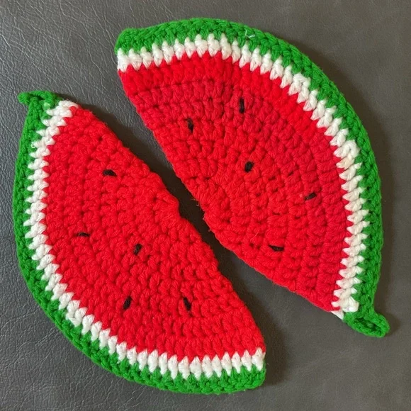Hand knit watermelon & strawberry pot holders hot pads set - Picture 5 of 7